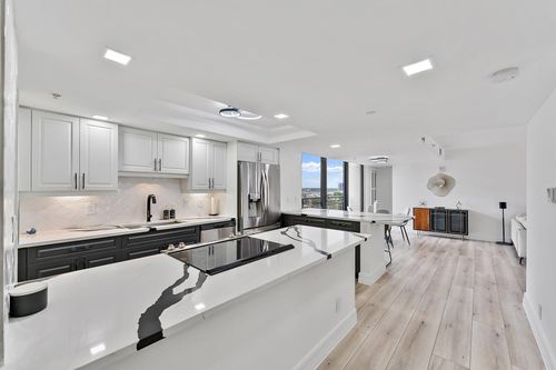14a-3000 N Ocean Dr, Riviera Beach, FL, 33404-3247 | Card Image