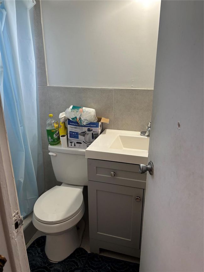 firts bathroo | Image 22