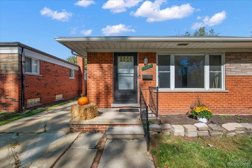 1687 Fontaine Ave, Madison Heights, MI, 48071-4823 | Card Image