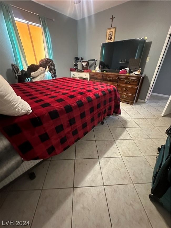 Master Bedroom | Image 11