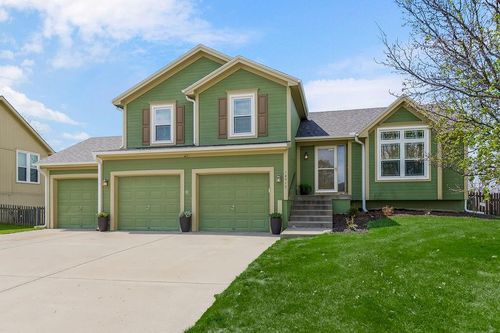 10912 N Manchester Ave, Kansas City, MO, 64157-5832 | Card Image