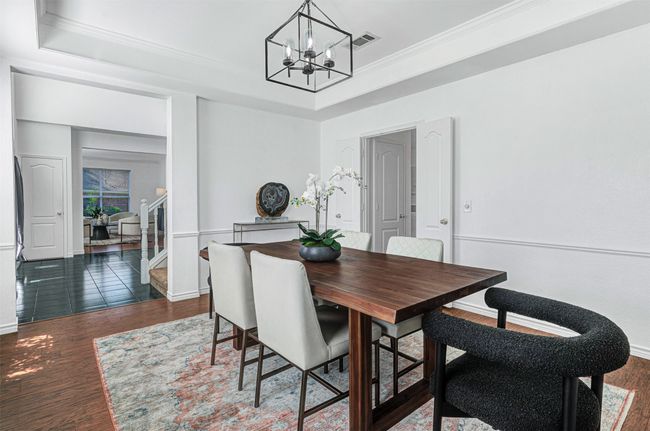 Room for everyone in the formal dining area | Image 10