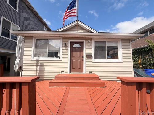 81 Michigan St, Long Beach, NY, 11561-1329 | Card Image