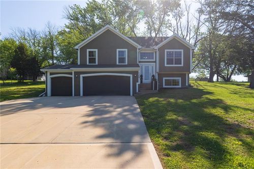 7309 Nw Locust Dr, Kansas City, MO, 64152-1907 | Card Image