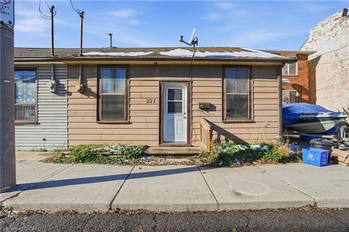 227 Wellington St N, Hamilton, ON, L8L5A7 | Card Image