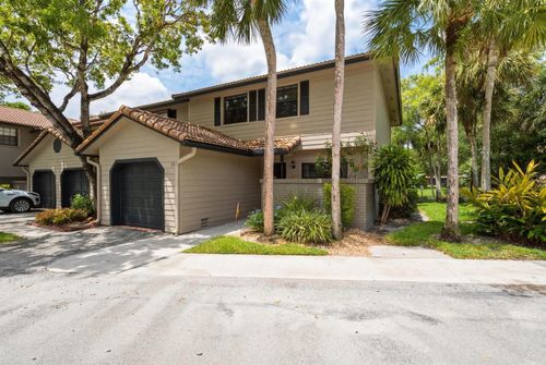 9014 Vineyard Lake Drive, Plantation, FL, 33324 | Card Image