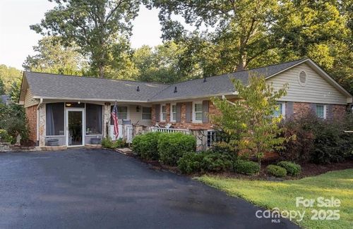 211 General Stonewall Jackson Dr, Stanley, NC, 28164-2160 | Card Image