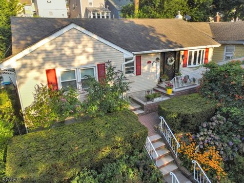 16 Park Pl, Kearny, NJ, 07032-1637 | Card Image
