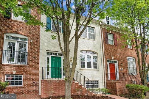 907 Crestfield Dr, ROCKVILLE, MD, 20850-6080 | Card Image