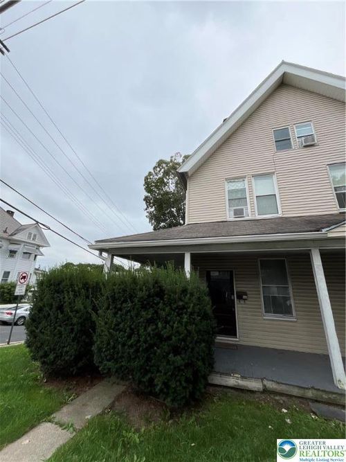 502 W Pennsylvania Ave, Pen Argyl, PA, 18072-2012 | Card Image