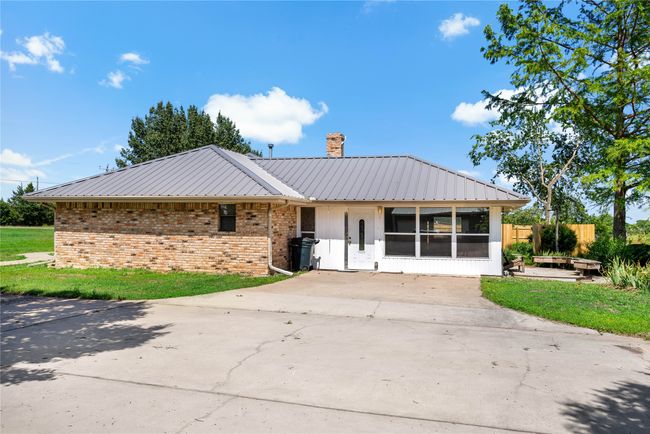 4395 Farm Road 2820, House other with 3 bedrooms, 2 bathrooms and null parking in Sumner TX | Image 33