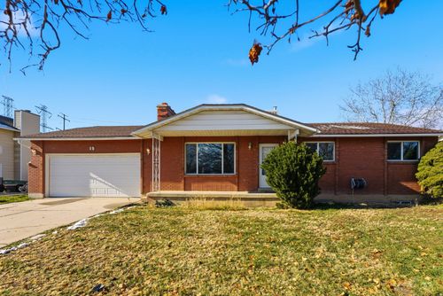 19 S 1300 W, Clearfield, UT, 84015-8631 | Card Image