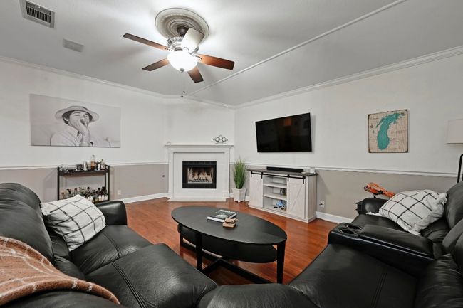 2041 Desco Dr, House other with 3 bedrooms, 2 bathrooms and 2 parking in Austin TX | Image 9