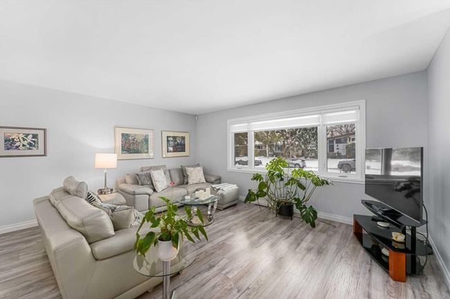 323 Alcott Cres Se, House other with 5 bedrooms, 3 bathrooms and 2 parking in Calgary AB | Image 8