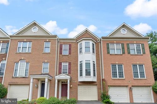 5382 Lavender Mist Ct, CENTREVILLE, VA, 20120-2613 | Card Image