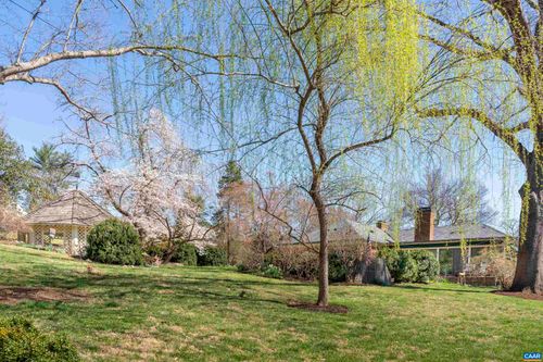 42 Old Farm Rd, CHARLOTTESVILLE, VA, 22903-4723 | Card Image
