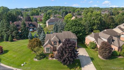 12349 Woodlands Court, Condo with 3 bedrooms, 2 bathrooms and null parking in Plymouth Twp MI | Image 2