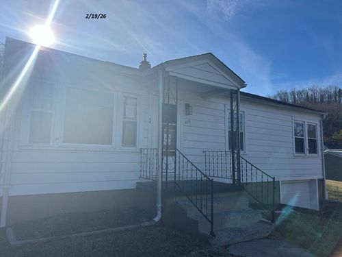 319 Edgewood Rd, Bluefield, VA, 24605-1311 | Card Image