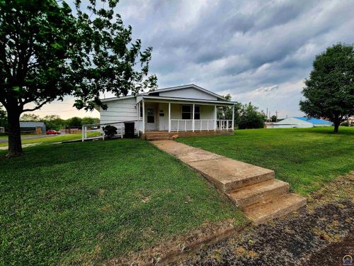 605 Central Ave, Horton, KS, 66439-1715 | Card Image