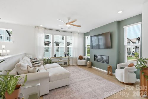 215 Tamala St, Davidson, NC, 28036-9386 | Card Image
