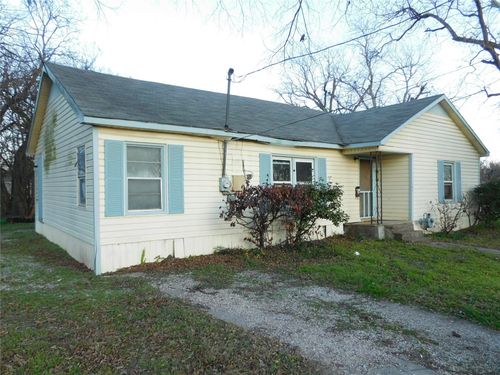 104 N Pecan Ave, Hubbard, TX, 76648-2456 | Card Image