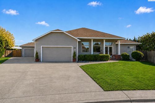 2802 W 38th Ct, Kennewick, WA, 99337-3165 | Card Image