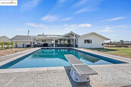 3160 Bixler Rd, Brentwood, CA, 94513-4225 | Card Image