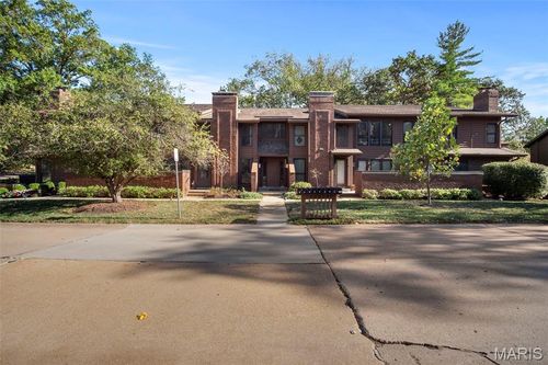 apt-3-2000 Trailcrest Ln, Kirkwood, MO, 63122-2258 | Card Image