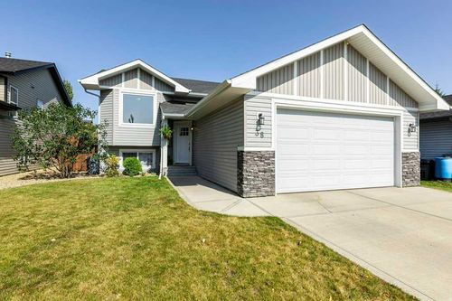 38 Eastpointe Drive, Blackfalds, AB, T4M0G6 | Card Image