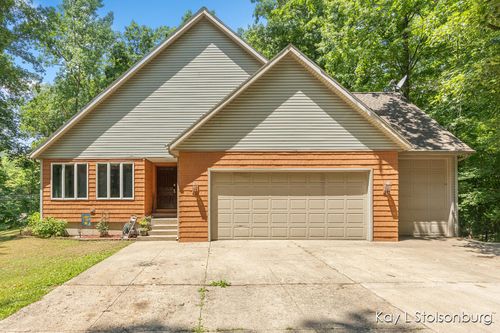 10714 Stoneridge Dr, Shelbyville, MI, 49344-9692 | Card Image