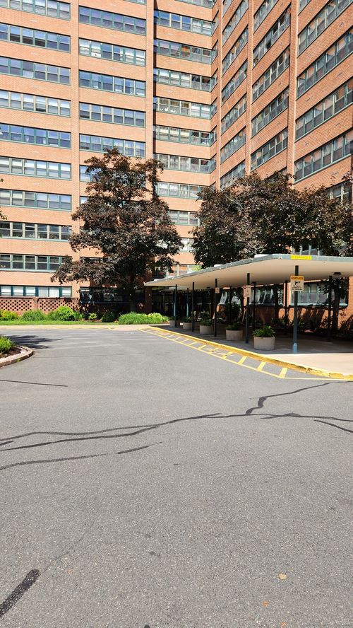 apt-6n-31 Woodland St, Hartford, CT, 06105-4337 | Card Image