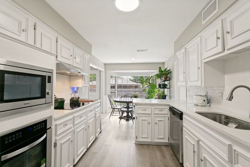 2416 Heather Hill Ln, Plano, TX, 75075-2945 | Card Image