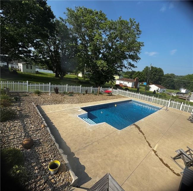 211 Stephens St, House other with 4 bedrooms, 4 bathrooms and 3 parking in Vanderbilt PA | Image 6