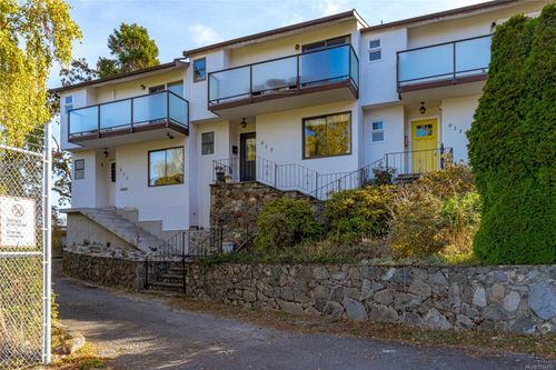 615 Sturdee St, Esquimalt, BC, V9A6R5 | Card Image