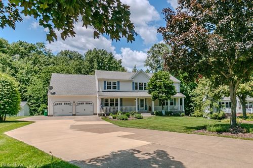 8054 N Chariot St, Concord Twp, OH, 44060-8062 | Card Image