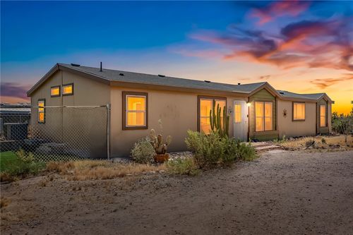 564 S Elfrida Rd, Golden Valley, AZ, 86413-7844 | Card Image