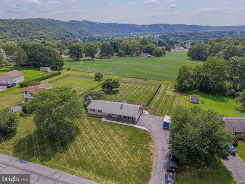 378 Valley Hi Ct, WALNUTPORT, PA, 18088-9656 | Card Image