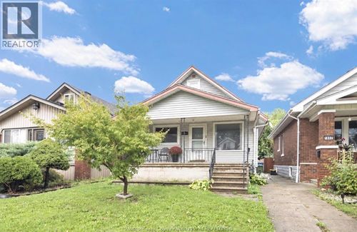 1794 Gladstone Ave, House with 3 bedrooms, 2 bathrooms and null parking in Windsor ON | Card Image