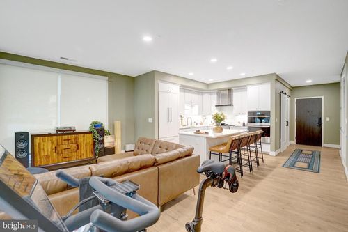101-635 Slaters Ln, ALEXANDRIA, VA, 22314-1170 | Card Image