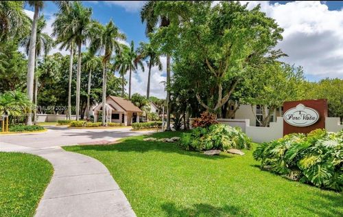 13856-13856 Sw 93rd Ln, Miami, FL, 33186-1266 | Card Image