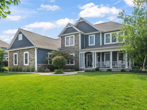 W246N1979 Still River Drive, PEWAUKEE, WI, 53072 | Card Image