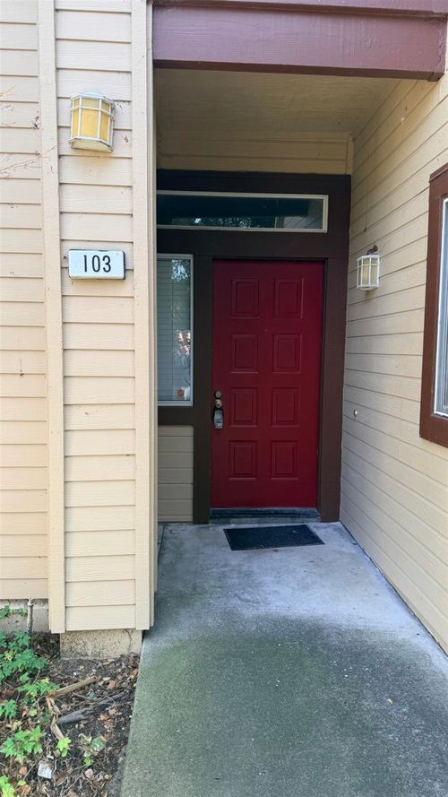 103 Tuscany Ct, Hercules, CA, 94547-2204 | Card Image