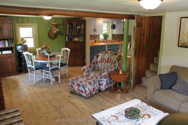 24430 Highway 35 Highway, Home with 2 bedrooms, 1 bathrooms and 4 parking in Lake of Bays ON | Image 15