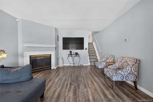 42-42 Natalie Ct, Monroe, NY, 10950-3969 | Card Image
