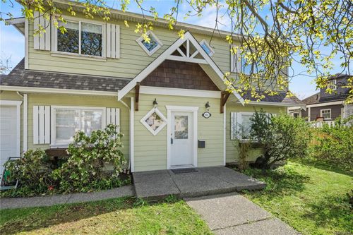 2901 Harriet Rd, Victoria, BC, V9A1T2 | Card Image
