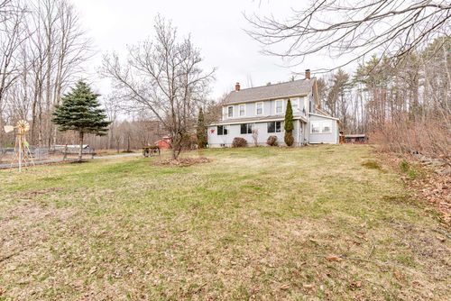 671 Washington St, Barrington, NH, 03825-6118 | Card Image