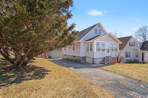 108 Sproat St, Middletown, NY, 10940-2933 | Card Image
