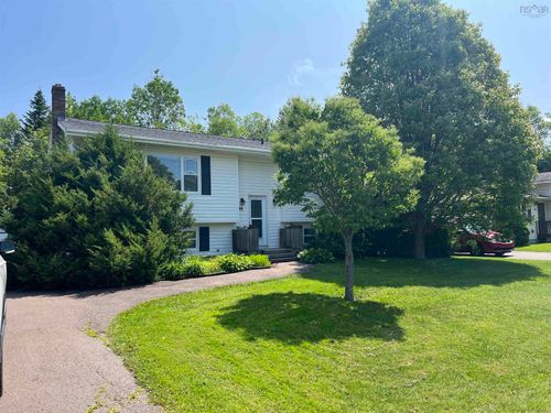 98 Oakwood Dr, Truro Heights, NS, B6L1N4 | Card Image