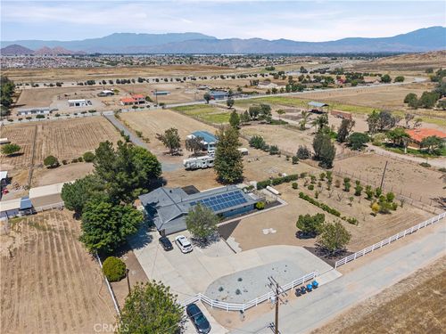 28736 Warren Rd, Hemet, CA, 92545-9723 | Card Image