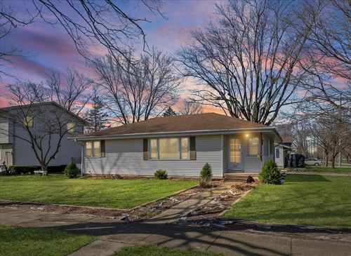 404 S Maple St, Gilman, IL, 60938-1728 | Card Image
